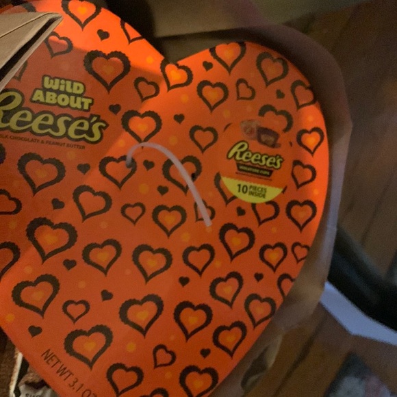 Reese’s limited edition leopard Reese’s cup bear ! - Picture 5 of 5